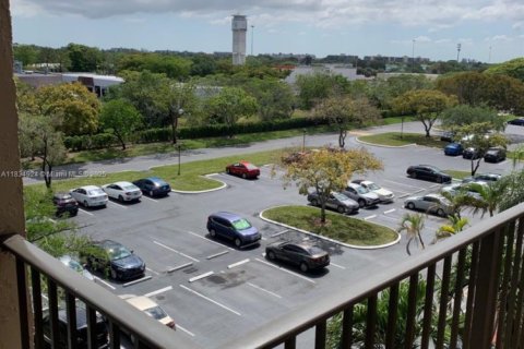 Copropriété à vendre à Lauderhill, Floride: 2 chambres, 96.62 m2 № 1935129 - photo 13