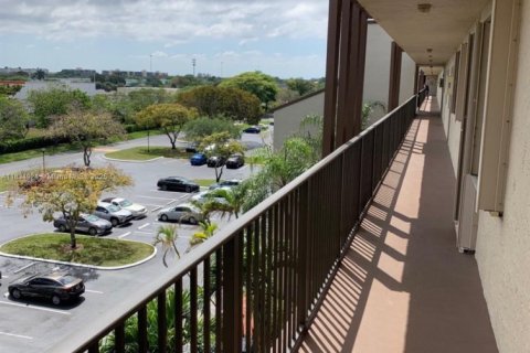 Copropriété à vendre à Lauderhill, Floride: 2 chambres, 96.62 m2 № 1935129 - photo 14