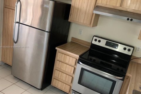 Copropriété à vendre à Lauderhill, Floride: 2 chambres, 96.62 m2 № 1935129 - photo 5