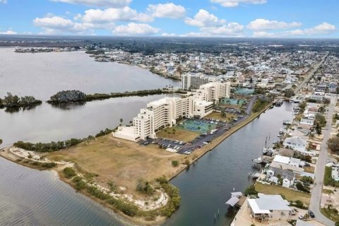 Condo in Hudson, Florida, 1 bedroom  № 1654226 - photo 30