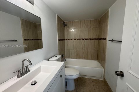 Apartamento en alquiler en North Miami Beach, Florida, 2 dormitorios, 103.31 m2 № 1998500 - foto 6