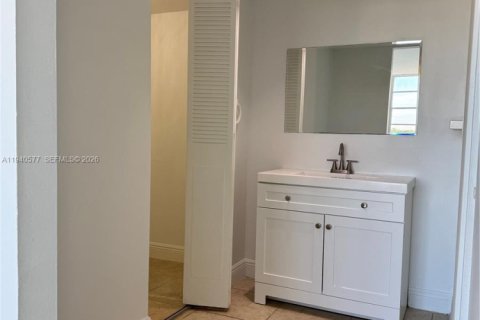 Apartamento en alquiler en North Miami Beach, Florida, 2 dormitorios, 103.31 m2 № 1998500 - foto 5