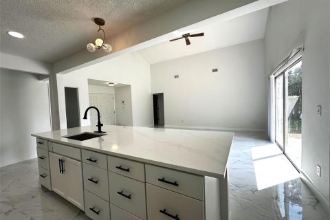 House in Winter Park, Florida 3 bedrooms, 155.24 sq.m. № 1909550 - photo 12