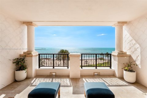 Condominio en venta en Miami Beach, Florida, 3 dormitorios, 367.8 m2 № 1980642 - foto 21