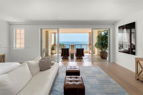 Condominio en venta en Miami Beach, Florida, 3 dormitorios, 367.8 m2 № 1980642 - foto 20