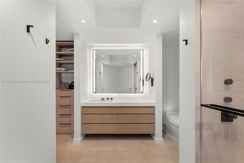 Condominio en venta en Miami Beach, Florida, 3 dormitorios, 367.8 m2 № 1980642 - foto 30