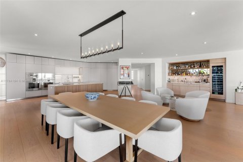 Condominio en venta en Miami Beach, Florida, 3 dormitorios, 367.8 m2 № 1980642 - foto 5