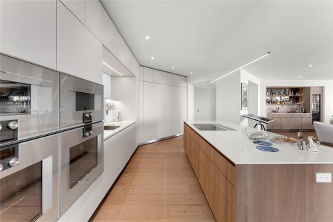 Condominio en venta en Miami Beach, Florida, 3 dormitorios, 367.8 m2 № 1980642 - foto 15