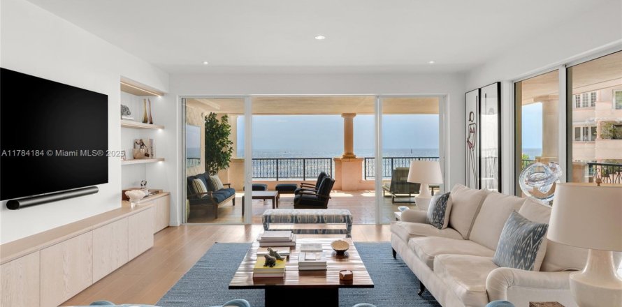 Condominio en Miami Beach, Florida, 3 dormitorios  № 1980642