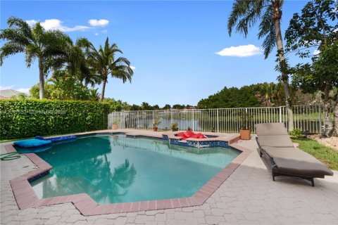 House in Weston, Florida 7 bedrooms, 290.04 sq.m. № 2074879 - photo 27