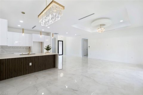 Casa en venta en Lehigh Acres, Florida, 3 dormitorios, 142.7 m2 № 2061135 - foto 8