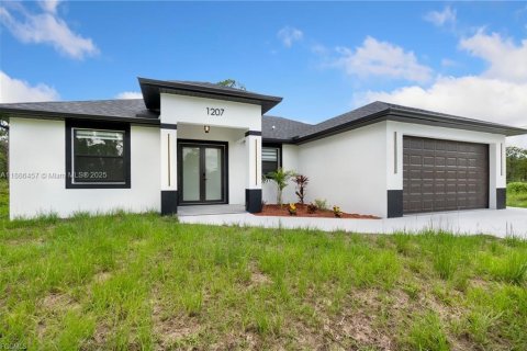 Casa en venta en Lehigh Acres, Florida, 3 dormitorios, 142.7 m2 № 2061135 - foto 2