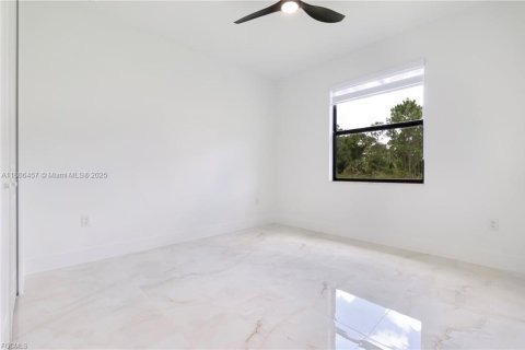 Casa en venta en Lehigh Acres, Florida, 3 dormitorios, 142.7 m2 № 2061135 - foto 12