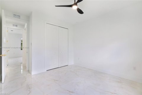 Casa en venta en Lehigh Acres, Florida, 3 dormitorios, 142.7 m2 № 2061135 - foto 14