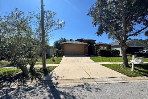 Villa ou maison à louer à Valrico, Floride: 3 chambres, 161.84 m2 № 2413956 - photo 3