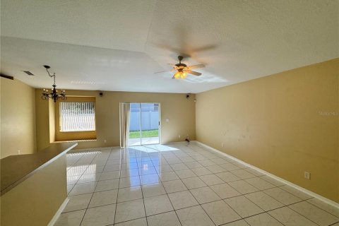 Villa ou maison à louer à Valrico, Floride: 3 chambres, 161.84 m2 № 2413956 - photo 11