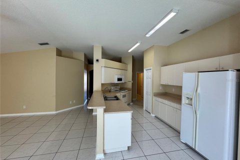 Villa ou maison à louer à Valrico, Floride: 3 chambres, 161.84 m2 № 2413956 - photo 12