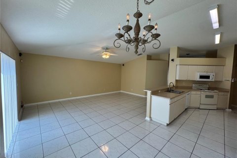 Villa ou maison à louer à Valrico, Floride: 3 chambres, 161.84 m2 № 2413956 - photo 14