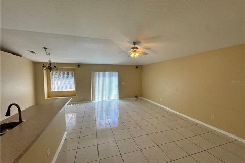 Villa ou maison à louer à Valrico, Floride: 3 chambres, 161.84 m2 № 2413956 - photo 8