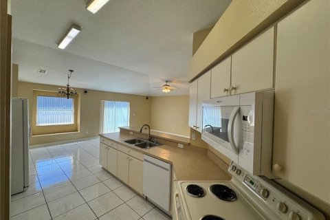 Villa ou maison à louer à Valrico, Floride: 3 chambres, 161.84 m2 № 2413956 - photo 15