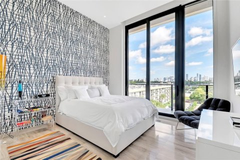 Condo in Miami, Florida, 4 bedrooms  № 2052872 - photo 22