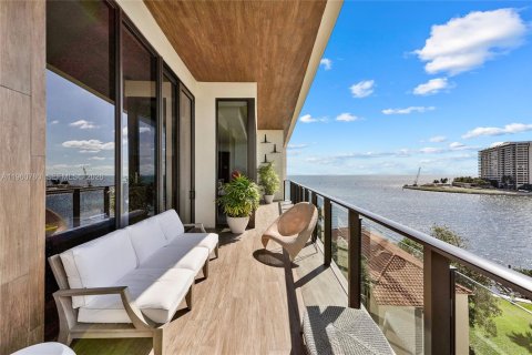 Condo in Miami, Florida, 4 bedrooms  № 2052872