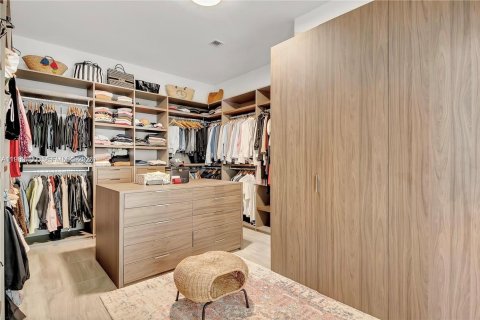 Condo in Miami, Florida, 4 bedrooms  № 2052872 - photo 19