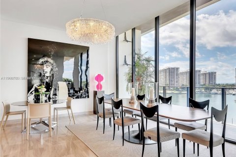 Condo in Miami, Florida, 4 bedrooms  № 2052872 - photo 5