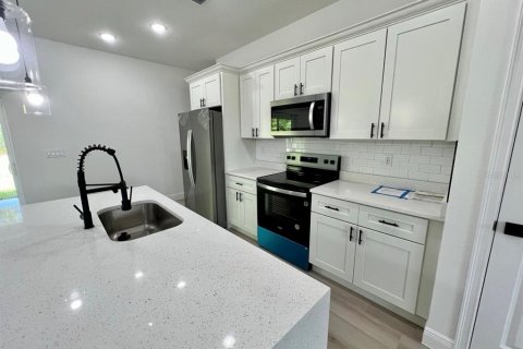 Casa en venta en Citrus Springs, Florida, 4 dormitorios, 143.81 m2 № 1570755 - foto 8