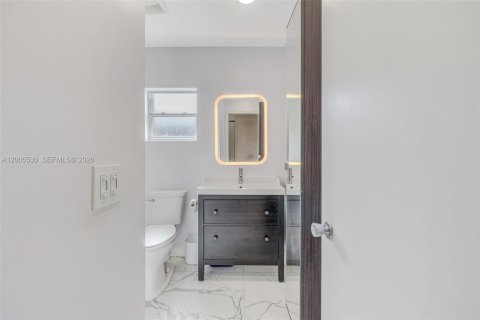 House in Miami, Florida 3 bedrooms, 123.56 sq.m. № 2069504 - photo 26