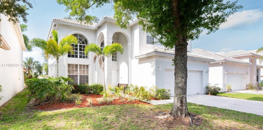 House in Margate, Florida 4 bedrooms, 206.8 sq.m. № 1934472