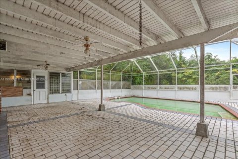 House in Homestead, Florida 4 bedrooms, 392.98 sq.m. № 2013798 - photo 24