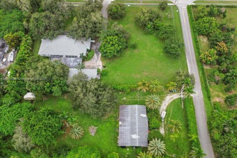 House in Homestead, Florida 4 bedrooms, 392.98 sq.m. № 2013798 - photo 20