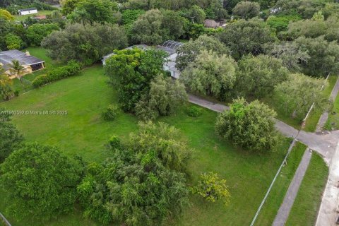 House in Homestead, Florida 4 bedrooms, 392.98 sq.m. № 2013798 - photo 17