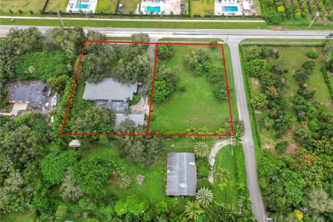 House in Homestead, Florida 4 bedrooms, 392.98 sq.m. № 2013798 - photo 7