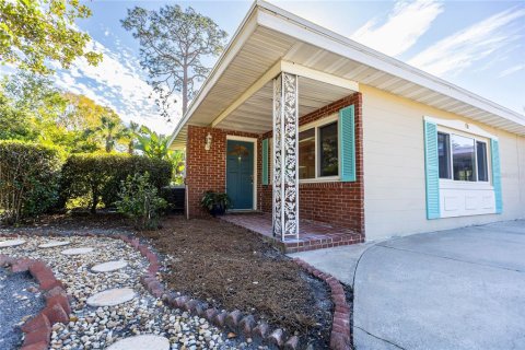 Casa en venta en Sanford, Florida, 3 dormitorios, 202.9 m2 № 1677865 - foto 2