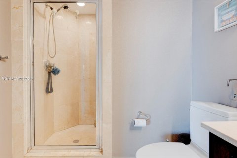 Condo in Sunny Isles Beach, Florida, 3 bedrooms № 2193546 - photo 14