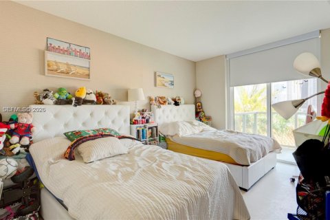 Condo in Sunny Isles Beach, Florida, 3 bedrooms № 2193546 - photo 9