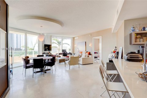Condo in Sunny Isles Beach, Florida, 3 bedrooms № 2193546 - photo 4