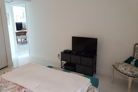 Condo in Bradenton, Florida, 2 bedrooms  № 346211 - photo 20