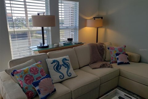Condo in Bradenton, Florida, 2 bedrooms  № 346211 - photo 10