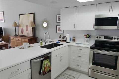 Condo in Bradenton, Florida, 2 bedrooms  № 346211 - photo 5
