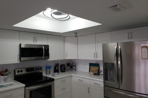 Condo in Bradenton, Florida, 2 bedrooms  № 346211 - photo 6
