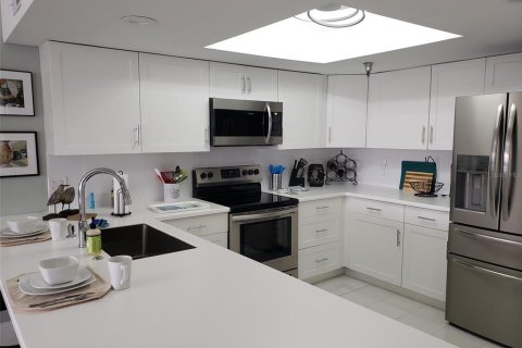 Condo in Bradenton, Florida, 2 bedrooms  № 346211 - photo 4