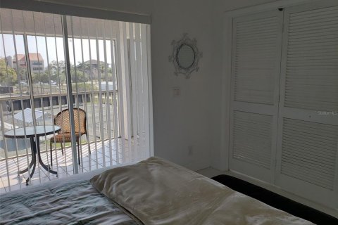 Condo in Bradenton, Florida, 2 bedrooms  № 346211 - photo 15