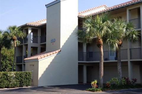 Condo in Bradenton, Florida, 2 bedrooms  № 346211 - photo 1