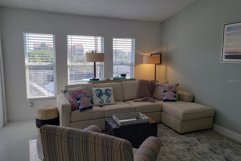 Condo in Bradenton, Florida, 2 bedrooms  № 346211 - photo 9