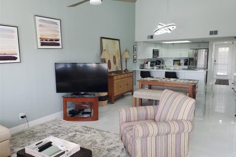 Condo in Bradenton, Florida, 2 bedrooms  № 346211 - photo 11
