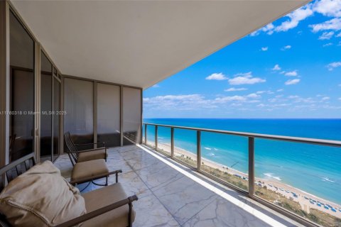 Condominio en venta en Bal Harbour, Florida, 4 dormitorios, 342.62 m2 № 1868534 - foto 15