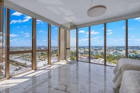 Condominio en venta en Bal Harbour, Florida, 4 dormitorios, 342.62 m2 № 1868534 - foto 6